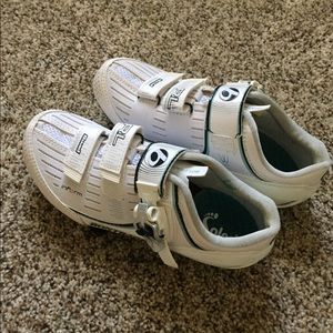 Women’s “clipless” bike shoes